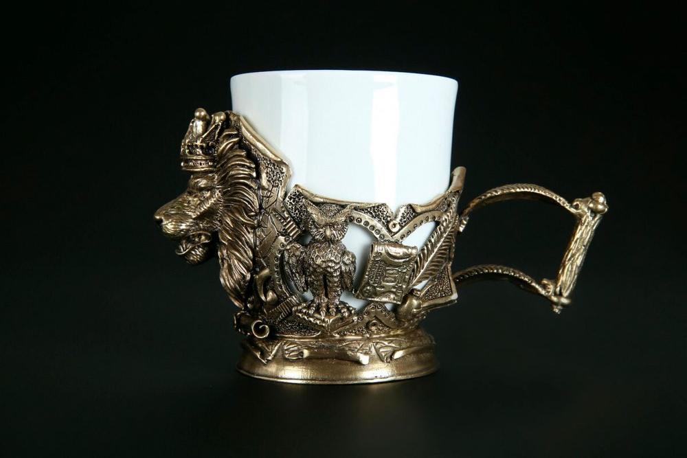 Чашка для кофе "Мудрому руководителю" в подарочном кейсе с художественным оформлением