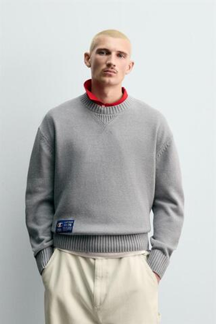 ZARA X CHAMPION ДЖЕМПЕР В ПОЛОСКУ С ЛОГОТИПАМИ, СЕРЫЙ