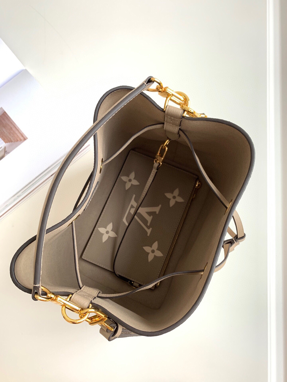 Louis Vuitton NeoNoe MM