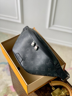 Louis Vuitton Discovery Bumbag PM