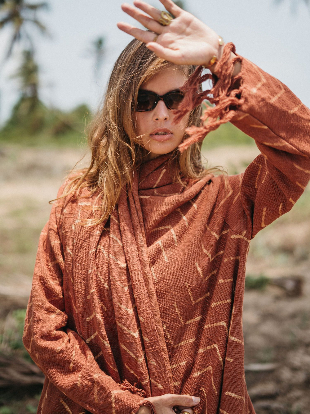 Накидка Chintamani с рукавами (терракотовый)