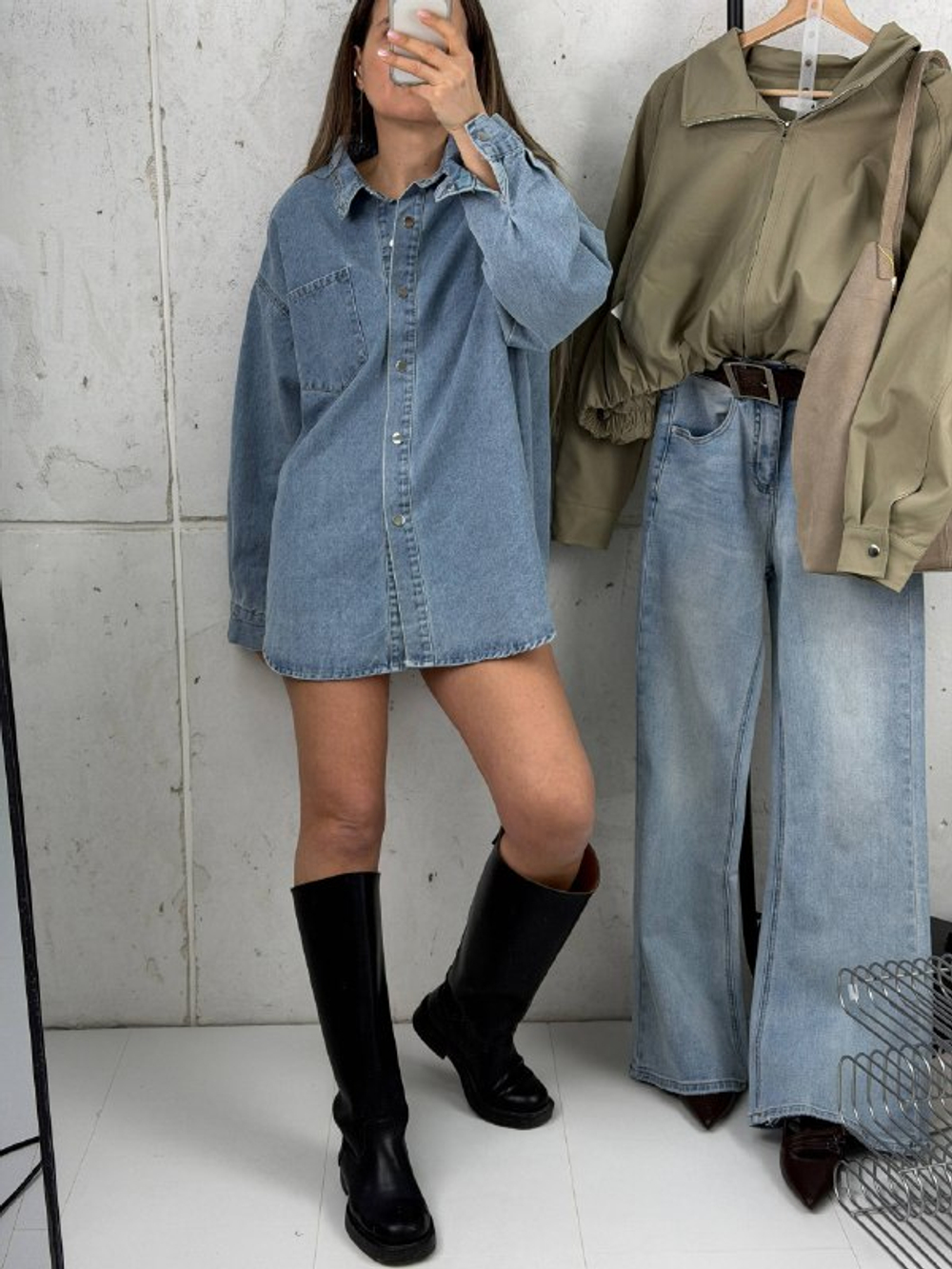 Рубашка джинсовая женская артикул 1377 цвет "голубой"