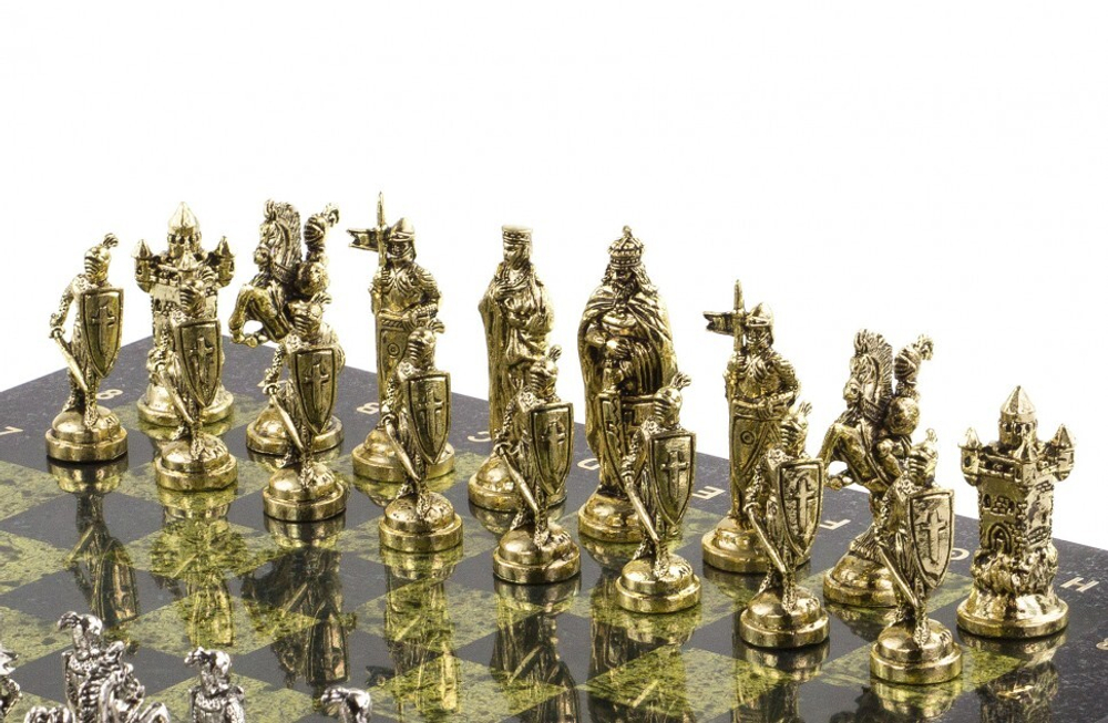 Шахматы из змеевика  Шахматы подарочные "Рыцари крестоносцы" доска 44х44 см из камня змеевик G 120716