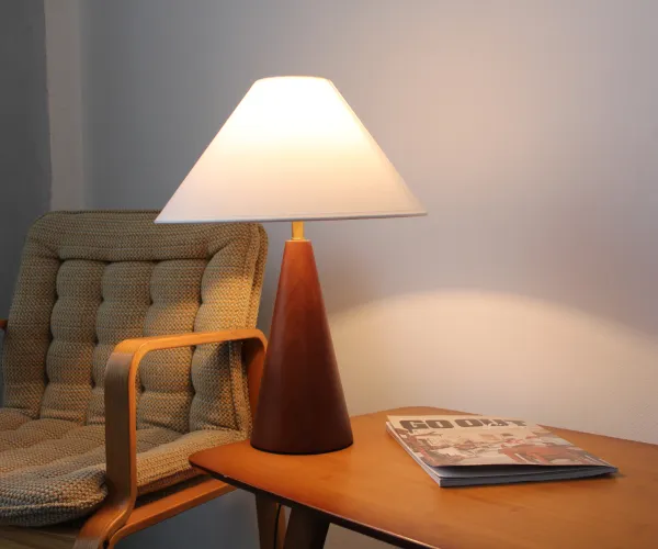 Лампа настольная