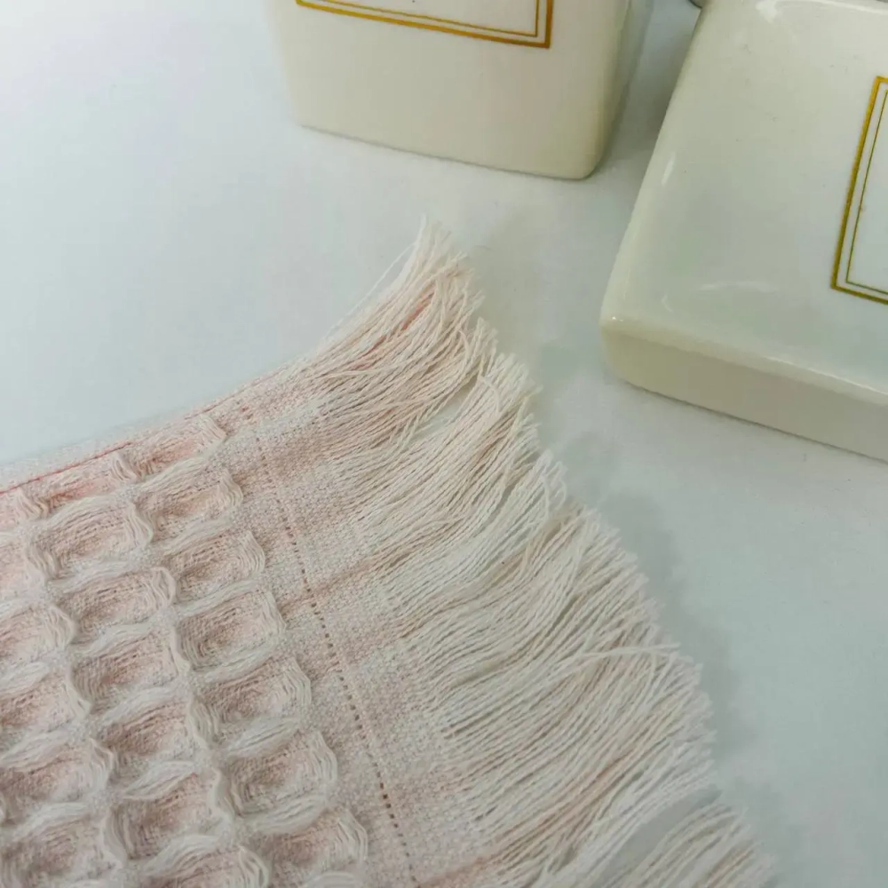 Полотенце вафельное 100*150см «Waffle» плотность 280гр/м, цвет клубничный крем 11-1305