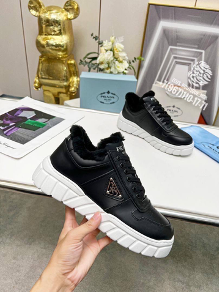 Кроссовки Prada