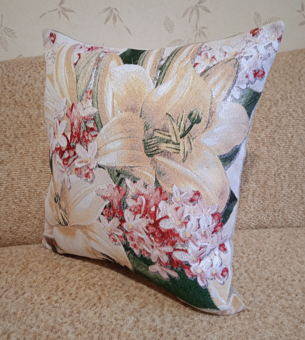 Декоративный гобеленовый чехол для интерьерной подушки Лилии 47х47