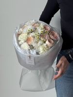 Букет сборный в нежно розовых оттенках размер S