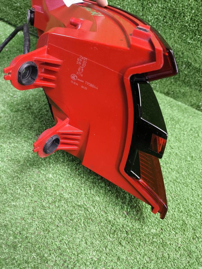 Фонарь правый внешний Porsche Macan (2014-2018)