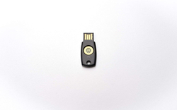 TrustKey T110 — Аппаратный ключ безопасности FIDO2/U2F Двухфакторная аутентификация (2FA) с PIN-кодом и сенсорной кнопкой (USB-A)