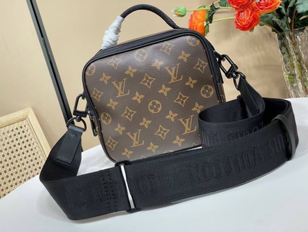 Сумка через плечо Louis Vuitton Quest