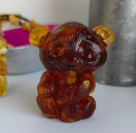 Мишка улыбается