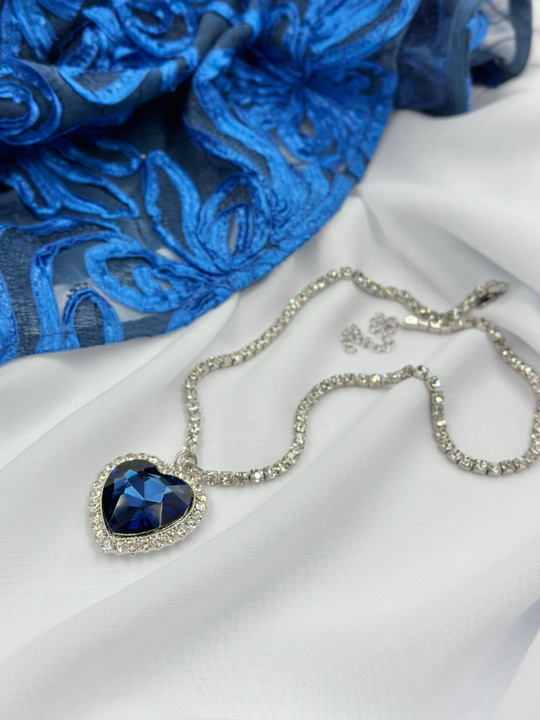 Колье сердце океана, синий кристалл и цепочка из белых кристаллов