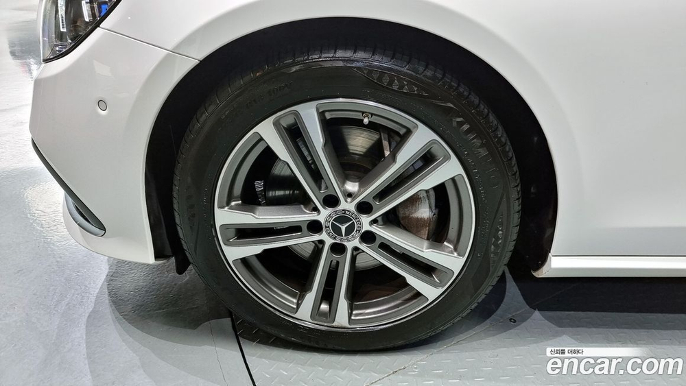 Mercedes-Benz E-Class W213 E350 4MATIC Avangarde (02.2021)