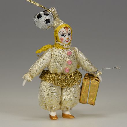 Ёлочная игрушка Гном с подарком