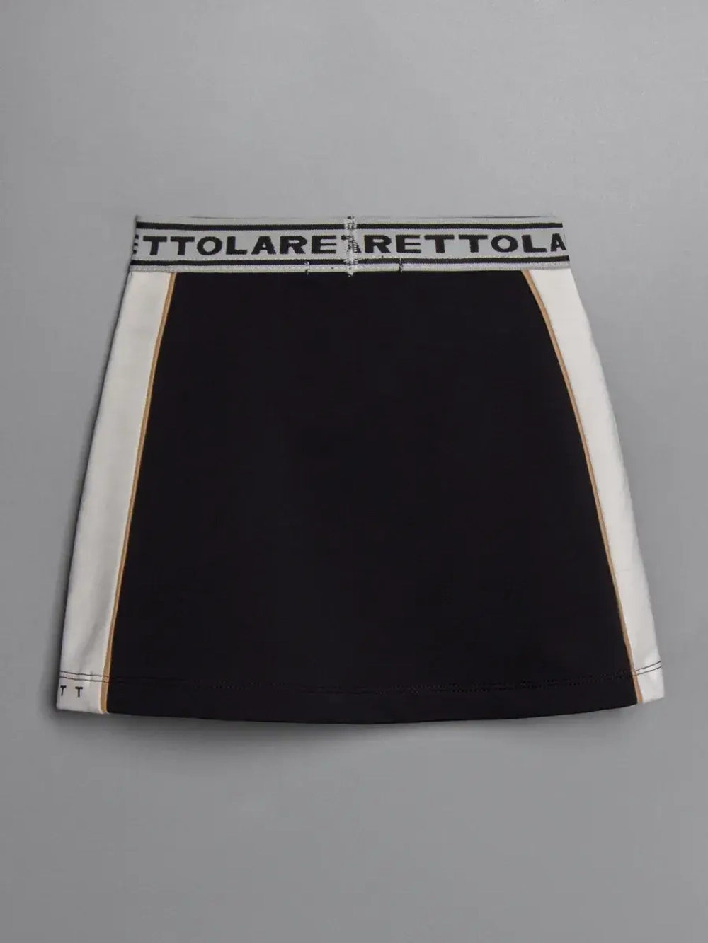 Костюм в садик, футболка и юбка