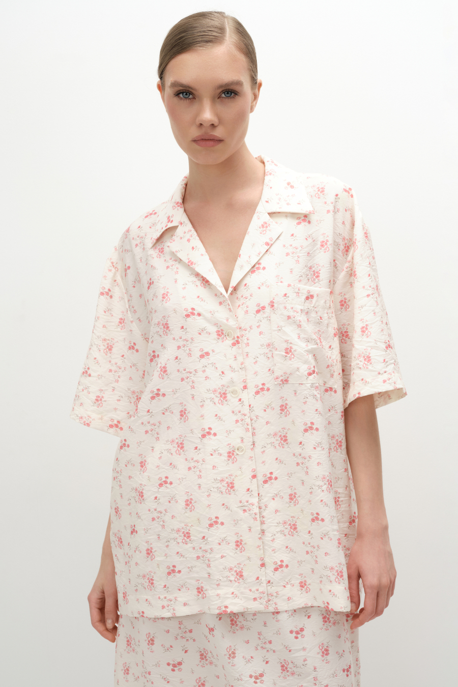Блуза с коротким рукавом в цветы