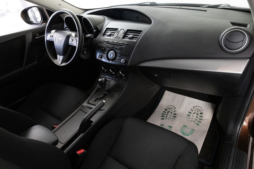 Mazda Mazda3, 2012 год