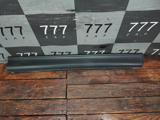 Накладка двери передней правой Mazda CX-5 2 (KF) 17-нв Б/У Оригинал KB7W51RA1