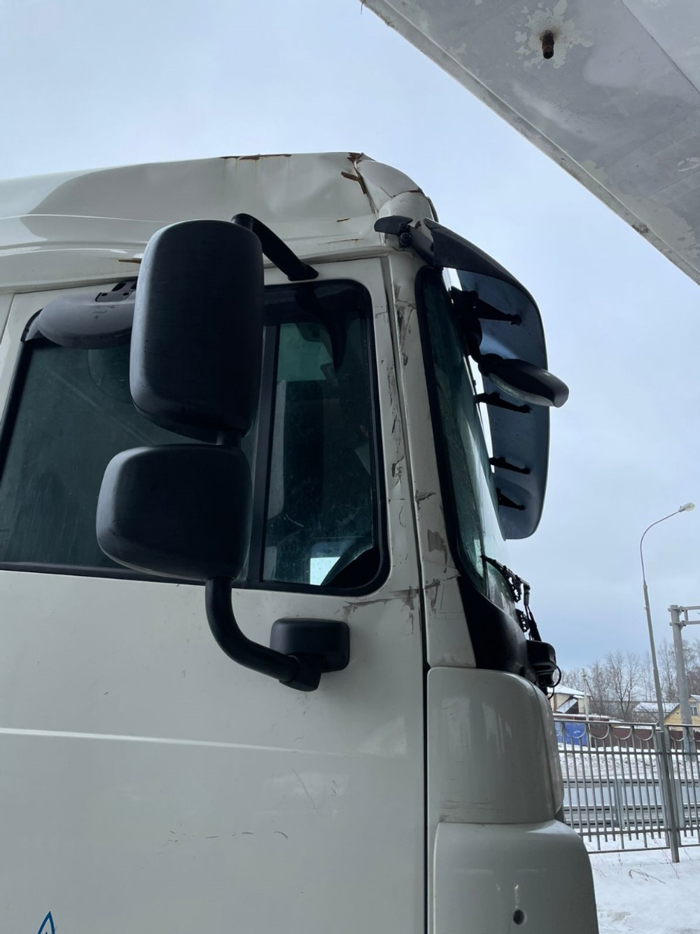 DAF XF 4x2 Седельный тягач FT XF 105 460 (Дизельный, 12,9 л, 462 л.с., МТ)