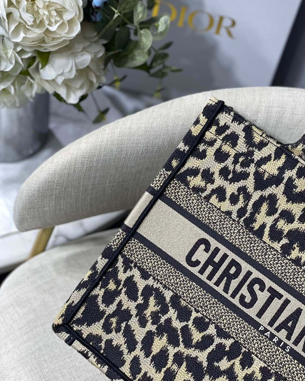 Christian Dior Book Tote 36 cm