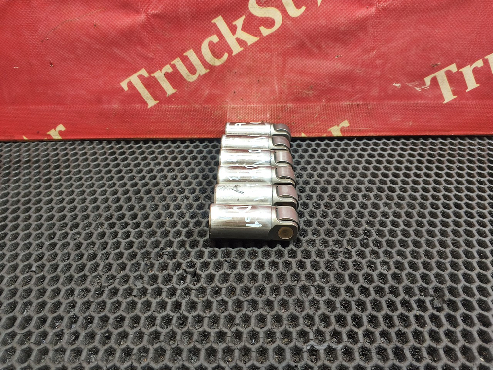 Комплект толкателей впускного клапана