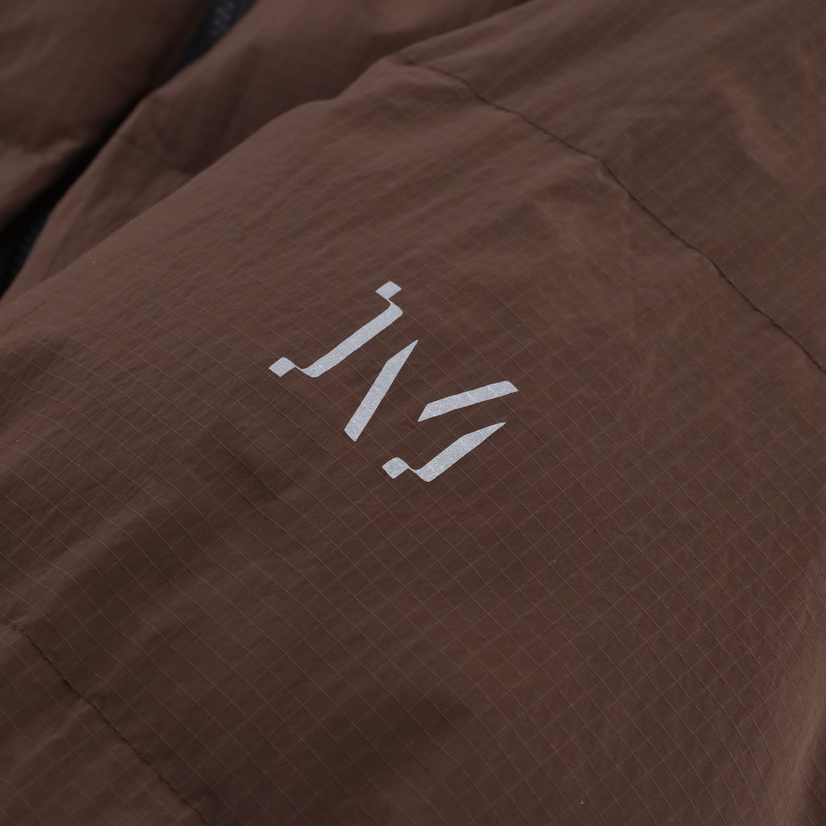 Куртка Magamaev Macro Hooded Puffer (brown) артикул: - купить в магазине Дайс