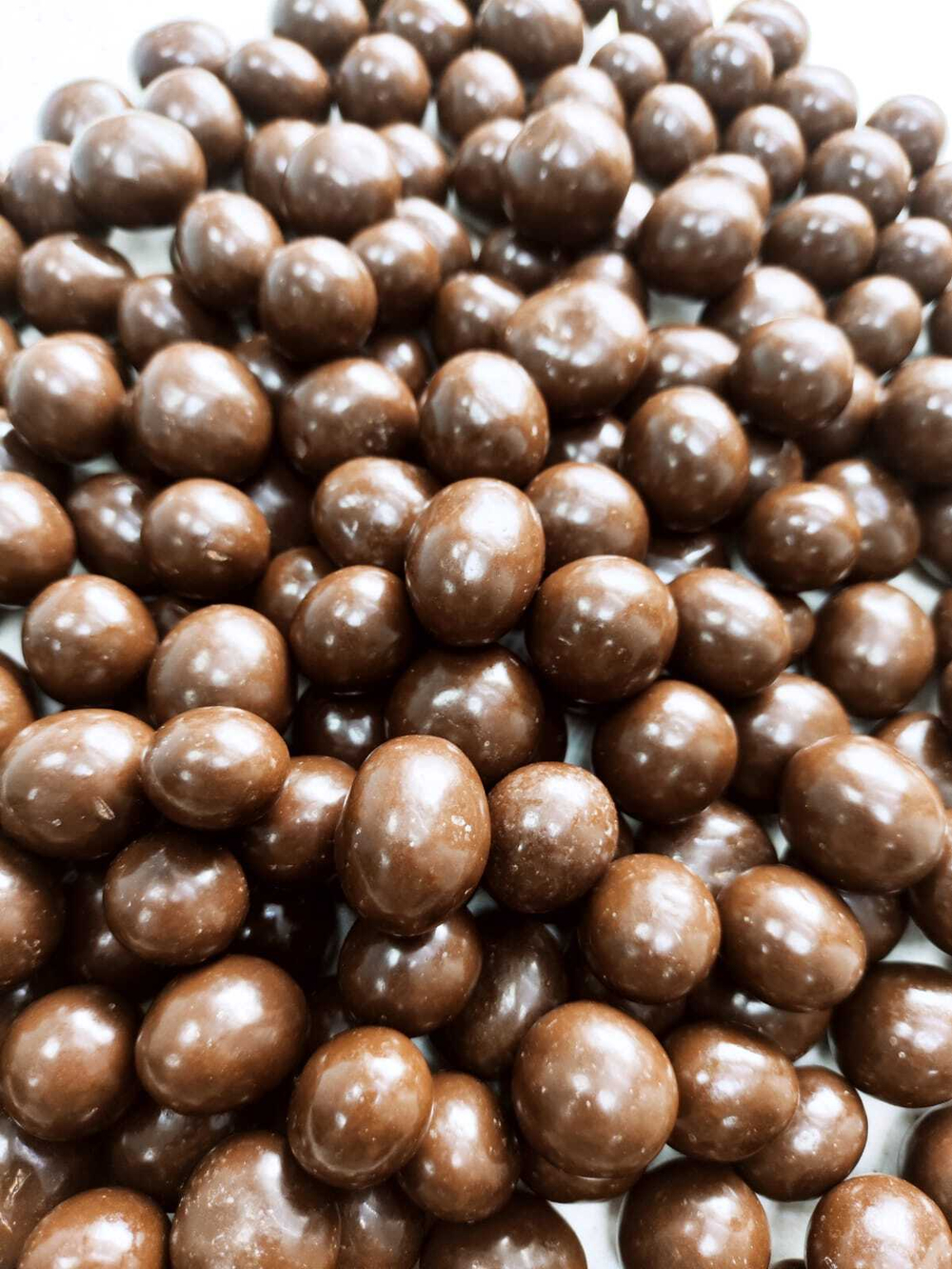 Вишня в молочном шоколаде 200г премиум