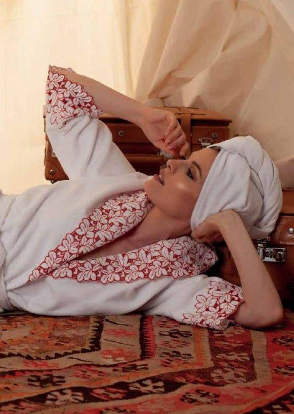 Халат махровый Luna di Giorno Allover 2870 01A белый с красным