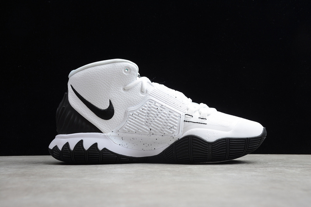 White nike kyrie online