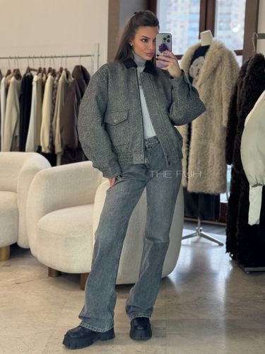 Серый утепленный бомбер из шерсти