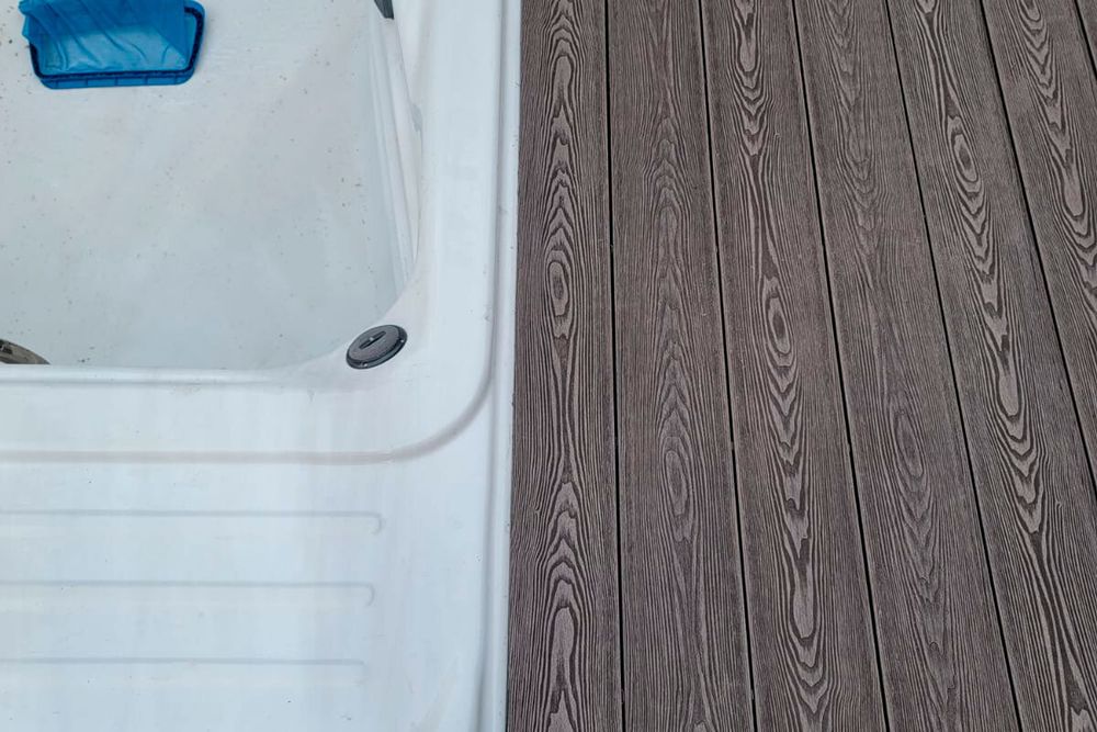 Палубная доска полнотелая из ДПК марки HOLZHOF Solid, 150x18, длина 600 см, Венге (Шоколад)