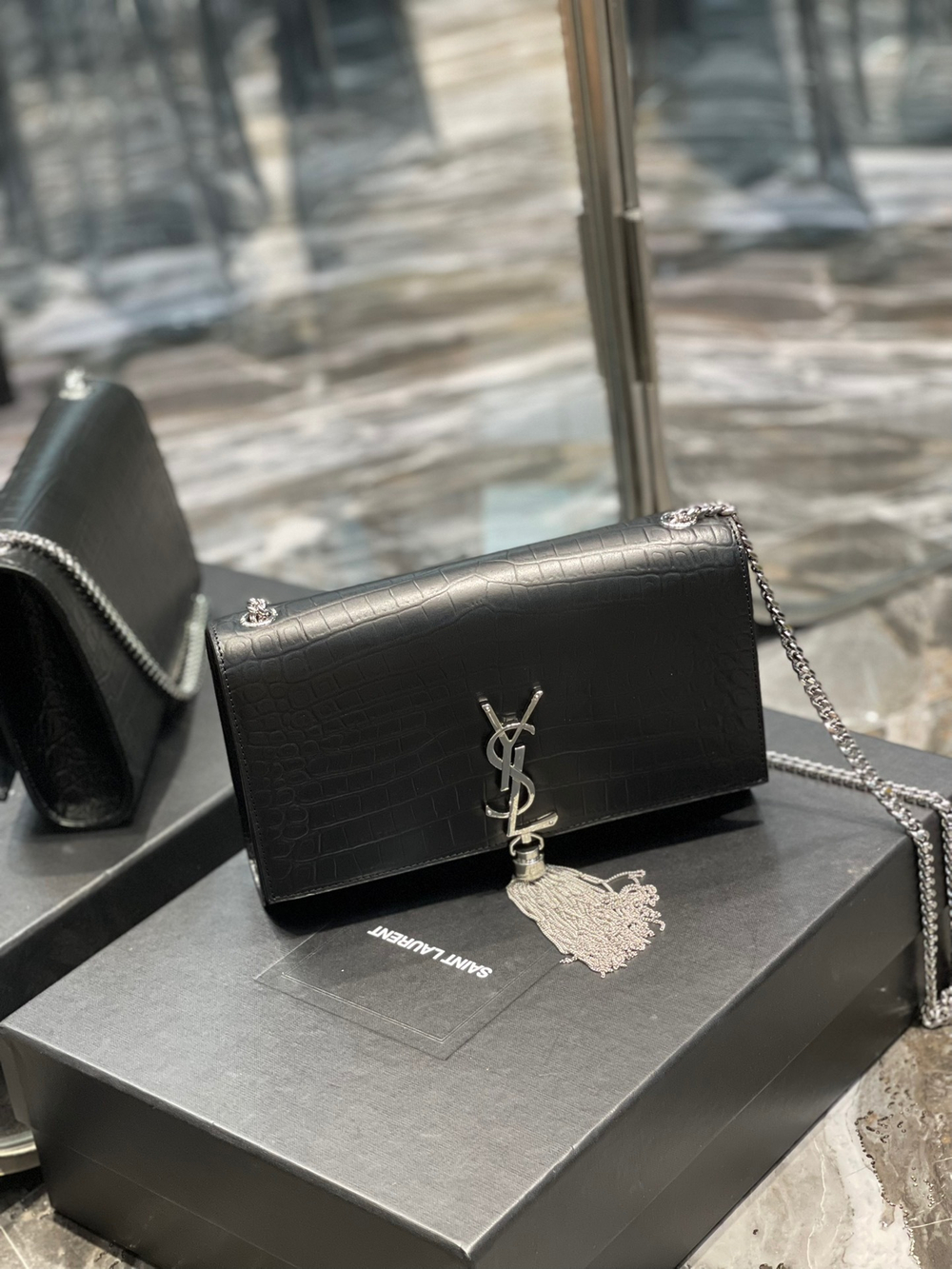 Saint Laurent Kate Medium Bag 24 cm