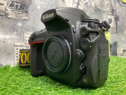 Nikon D700 10.500 кадров
