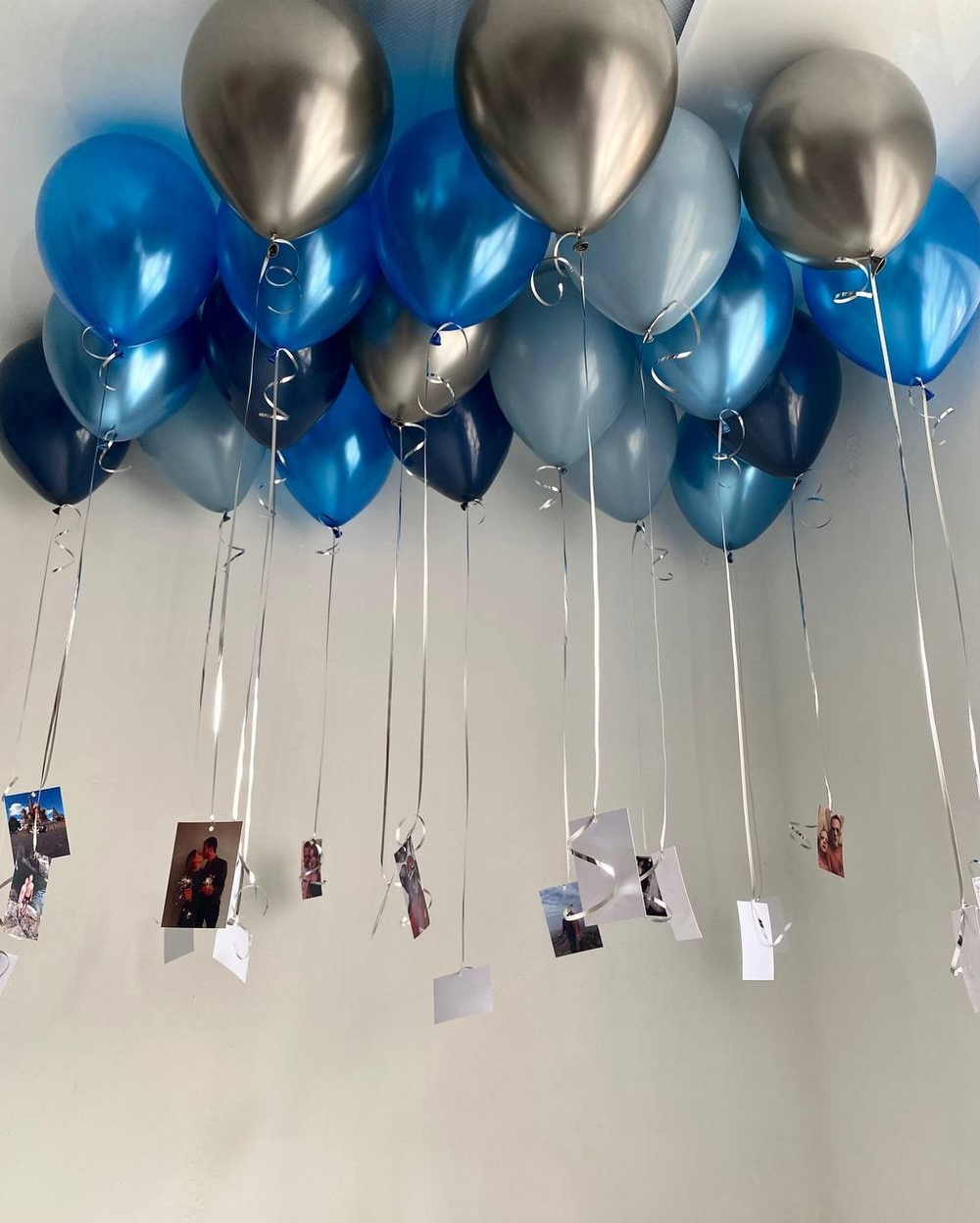 Синие воздушные шары под потолок с фото №3164