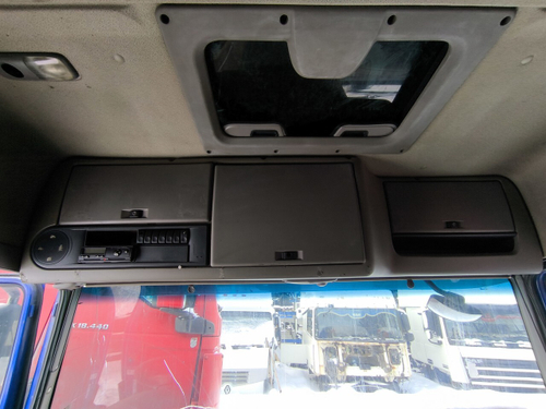 Консоль кабины верхняя