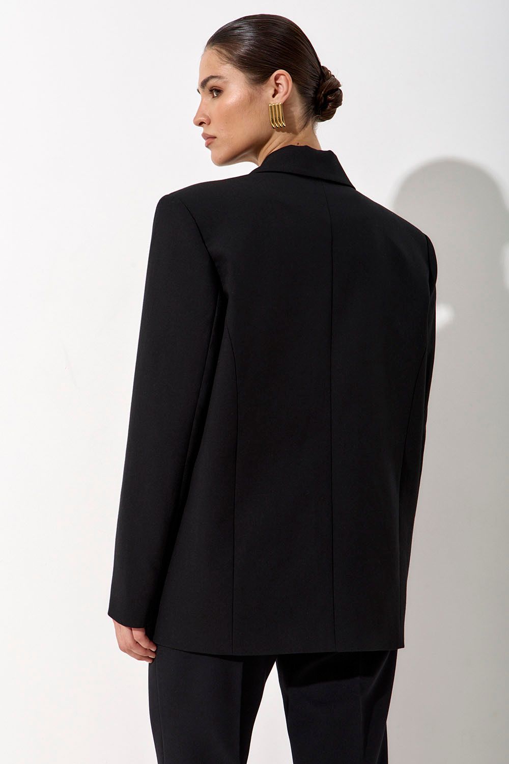 Пиджак свободный костюмный черного цвета