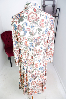 Платье Serginnetti красивой расцветки, визуально на 48 размер