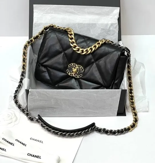 Сумка-конверт Chanel 19 среднего размера черный