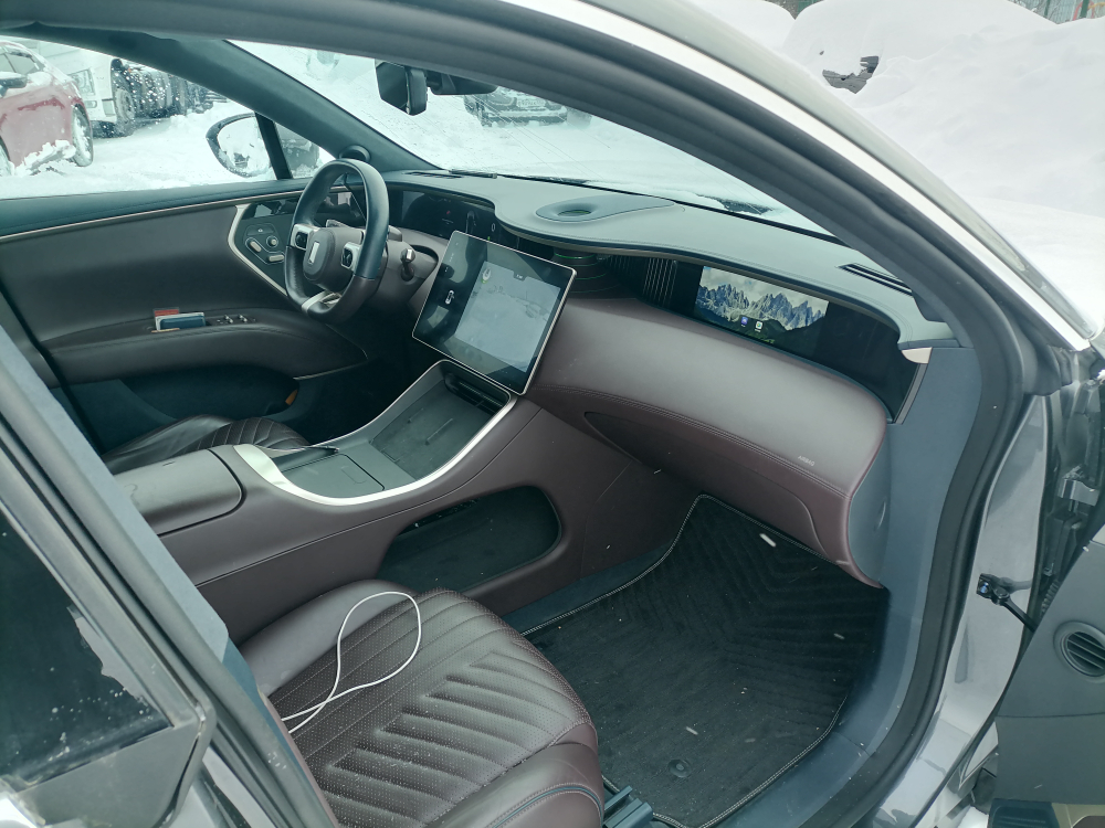 AVATR 11 Long Range Dual Motor AT 4WD Luxury Edition (578 л.с.)